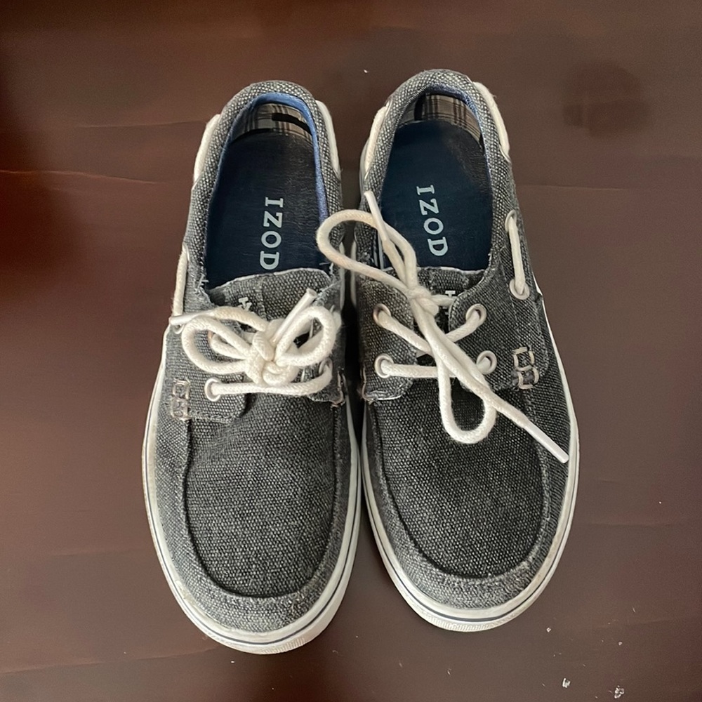 Toddler boys canvas Izod boat shoes, size 12